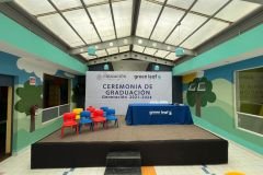 templete-con-alfombra-cafe-caoba